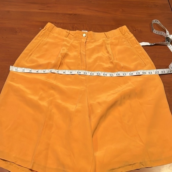 JSong Silk Pleated Short Yellow Orange Size 10 Medium Elastic Sides High waist - Picture 8 of 9